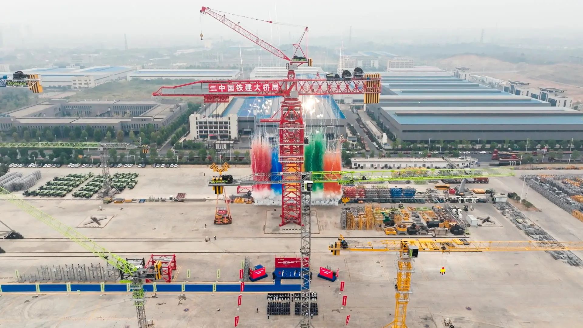 La grue à tour super-large de 22 000 tonnes-mètres de Weite Service atteint de nouveaux sommets