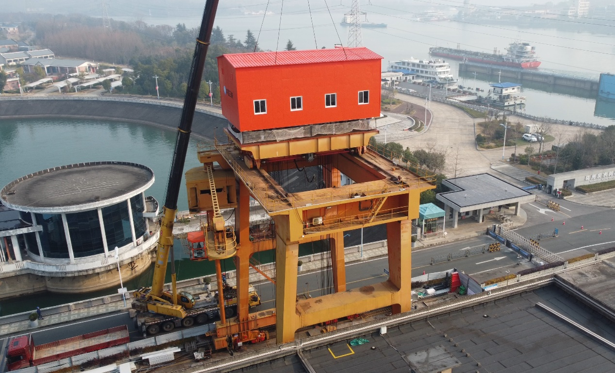 L'émission « News Broadcast » de CCTV a fait un reportage sur le projet de rénovation de la machine de porte intelligente Weite