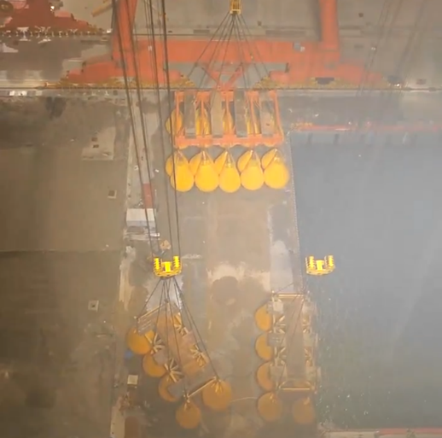 Au service du grand pays ! Les produits Weite équipent le premier portique bipoutre de 3 600 t au monde.