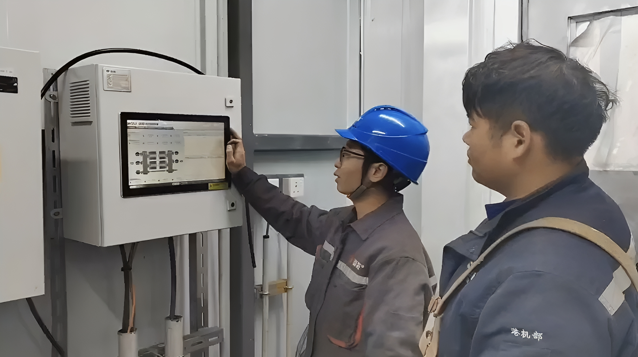 Piloté par les données d'exploitation et de maintenance des équipements, le système de surveillance de l'état du déchargeur de navires WTAU Dalian Huarui a été accepté avec succès.