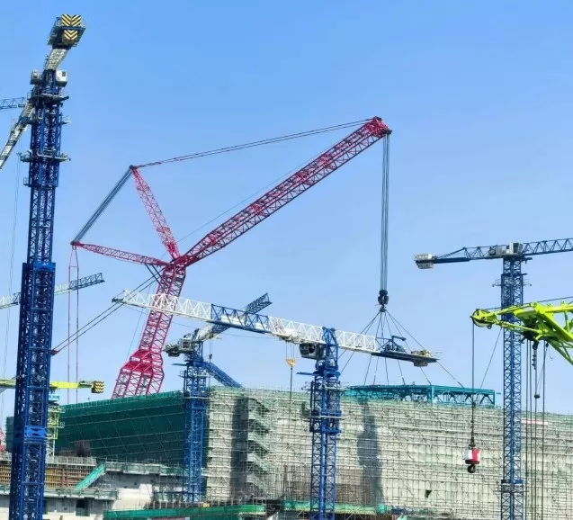 Le système anticollision Weite est installé sur une grue sur chenilles de 2 000 tonnes pour un projet de construction de centrale nucléaire.