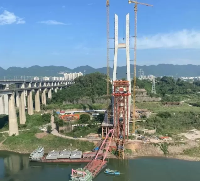 Le système de surveillance de la sécurité des ponts roulants de la WTAU accompagne la construction de « huit lignes ferroviaires à grande vitesse verticales et huit lignes horizontales »