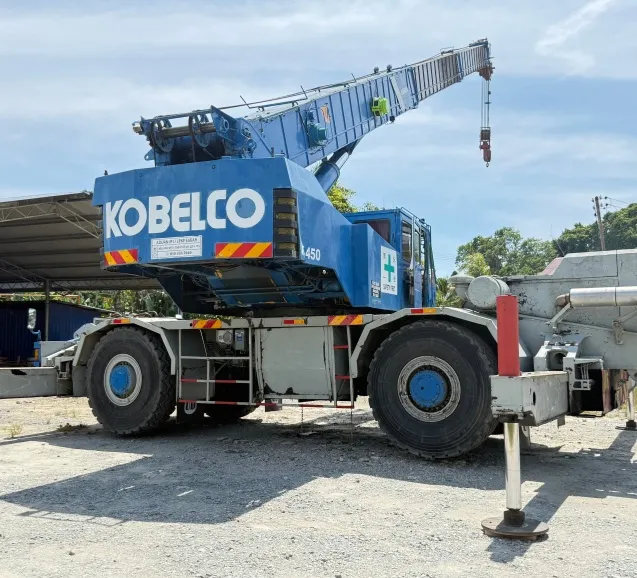Le système hydraulique LMI WTL-A700 de WTAU a été adapté avec succès à une grue Kobelco RK450 et a reçu de vifs éloges de la part d'un client malaisien.